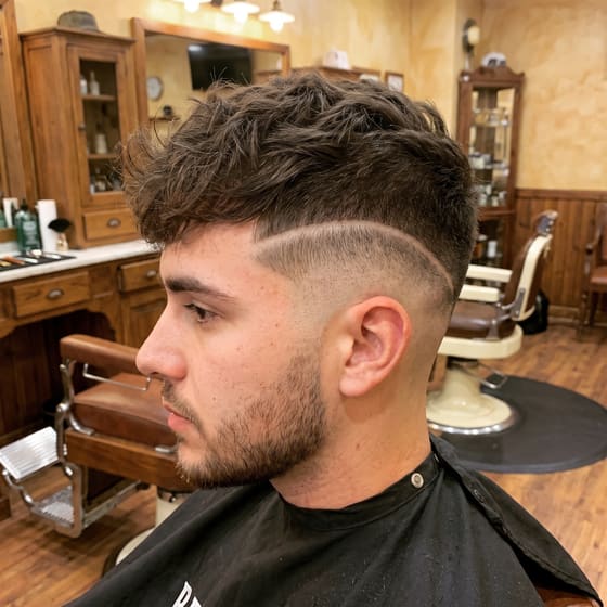 Raya (hair line) recién marcada a máquina